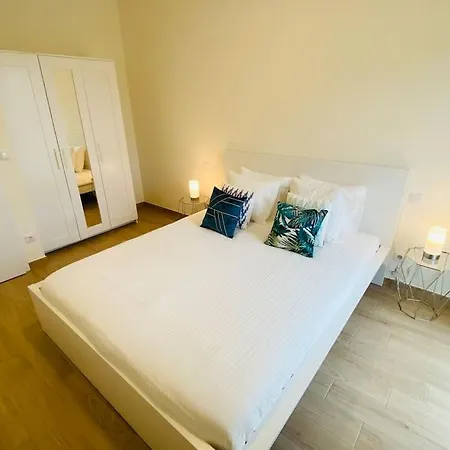 Luxury 2023 Flat In Center. Free Parking - Hol1 Apartment *